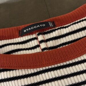 Staccato light weight sweater